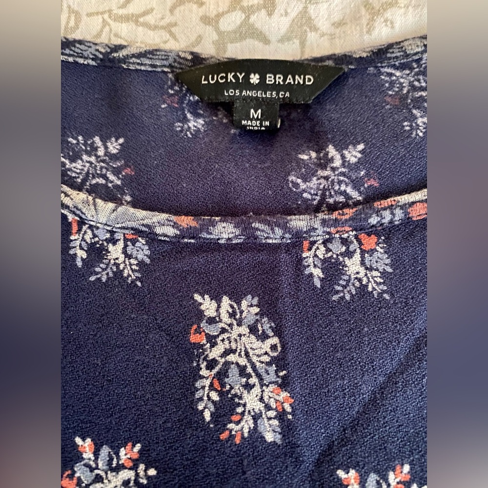 Floral Pattern Top - Picture 3 of 3